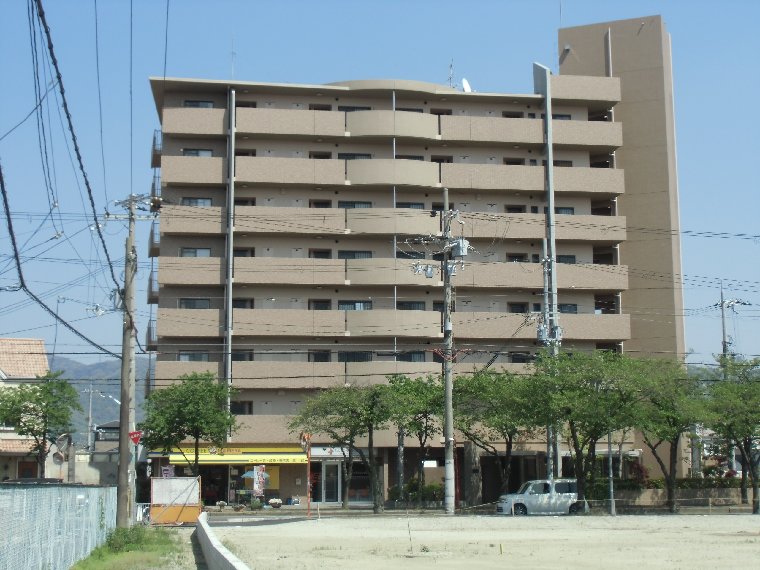 3年間駐車場代2,100円!!瓢箪山駅!超高級!新婚様オススメ物件!!写真